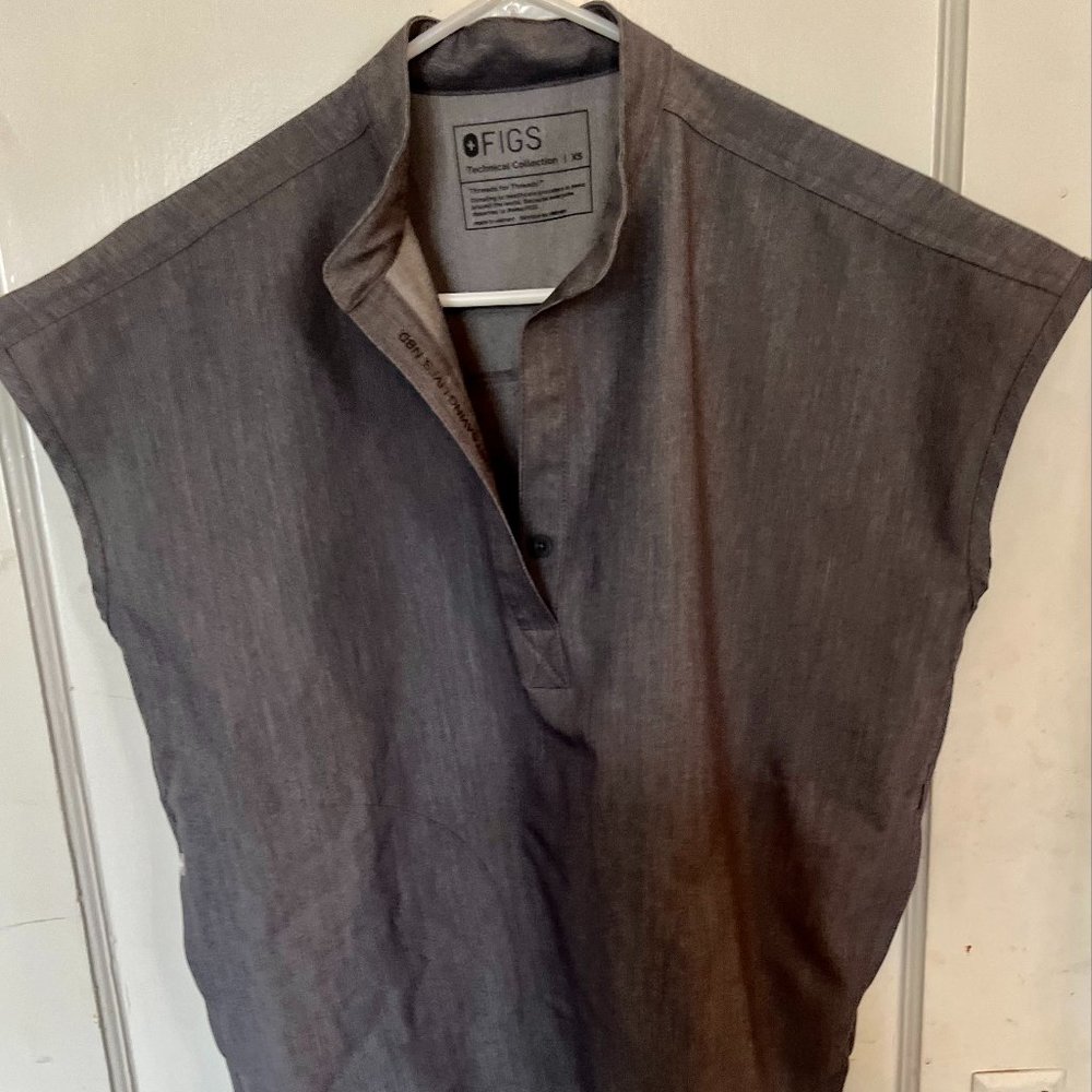 FIGS RAFAELA OVER SIZED SRUB TOP  IN XS, FIG Zamora Joggers IN XS regular